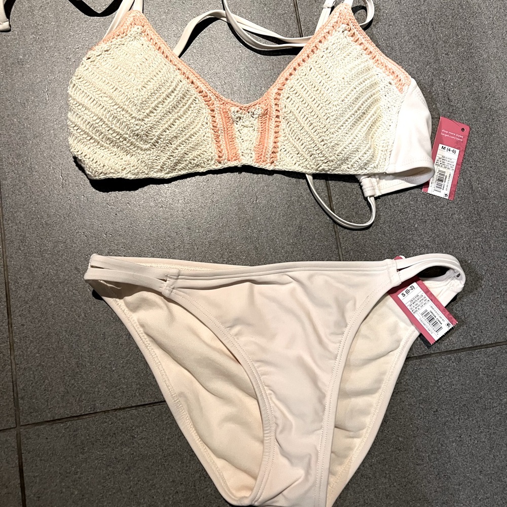 New Xhilaration Crochet bralette bikini top size medium and bottom size small